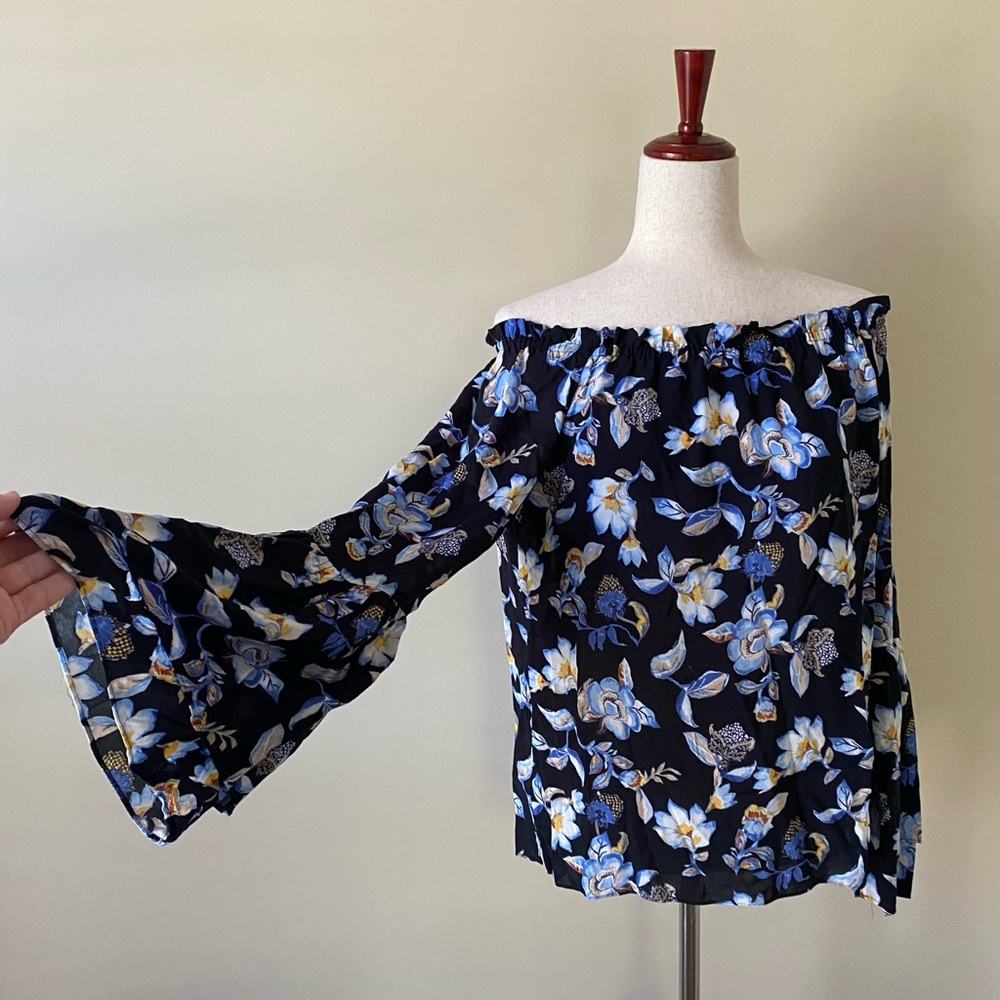WHBM Floral Off Shoulder Long Sleeved Top Women’s Size Small